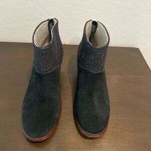 Toms Boots Womens 7.5 Lacy Ankle Bootie black Suede back Zip Block Heels Casual